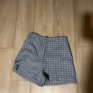Zara high waisted xl blue tweed shorts worn once missing button